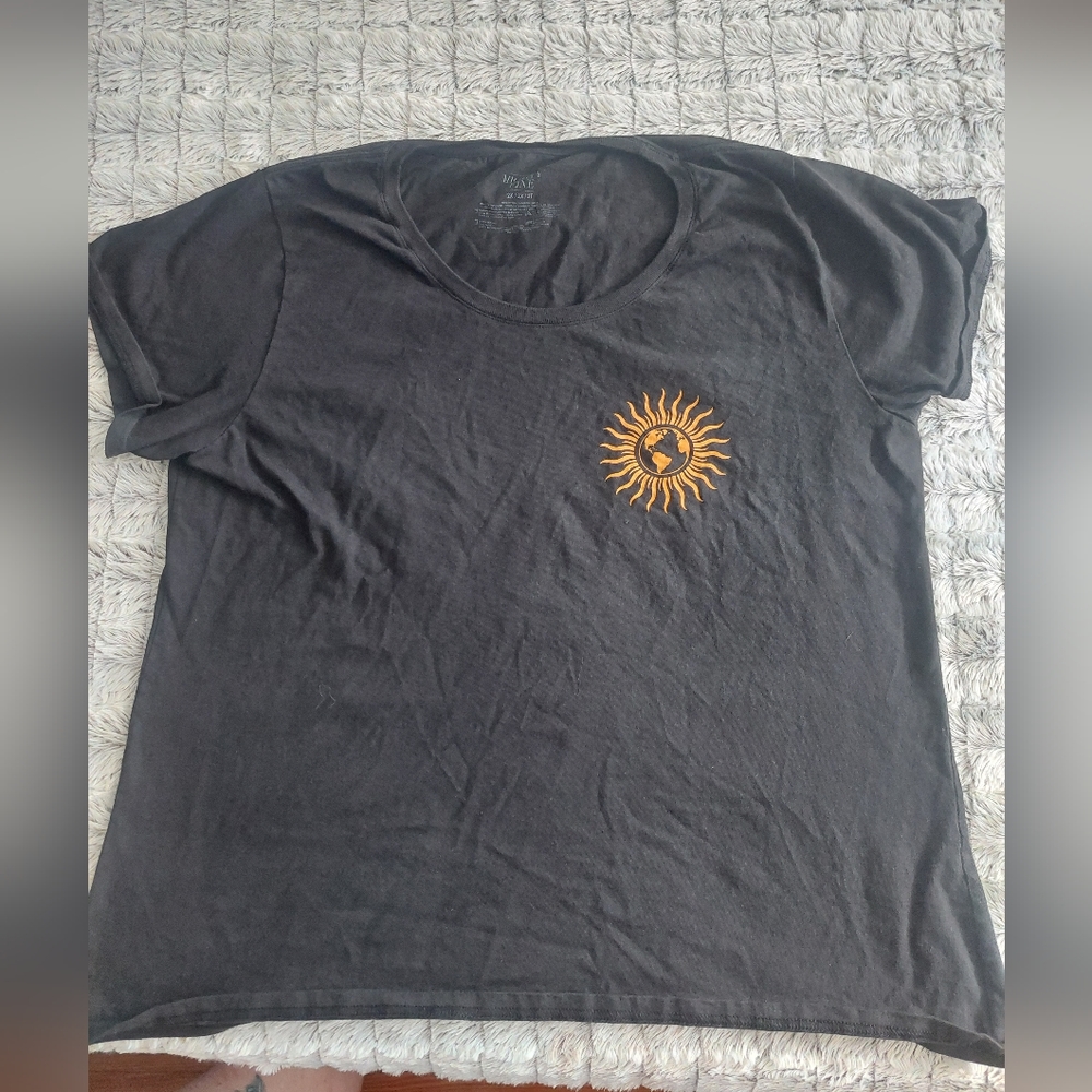 Mighty Fine plus size 2x Earth Child‎ tee